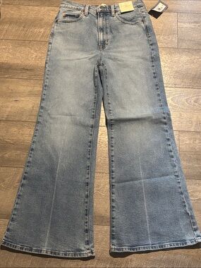 Light Wash flare Leg Women’s Jeans